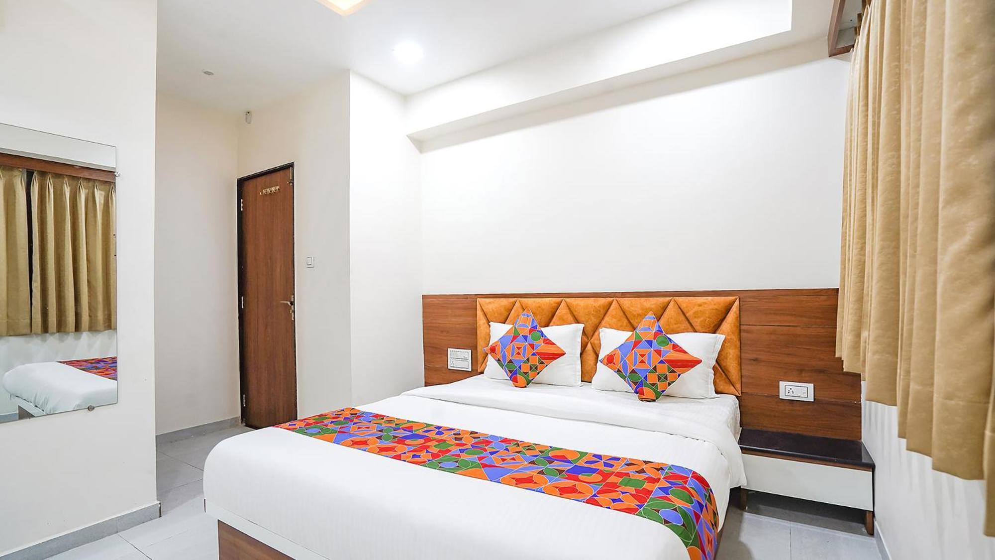 Fabhotel Vishala In Ахмедабад Екстер'єр фото